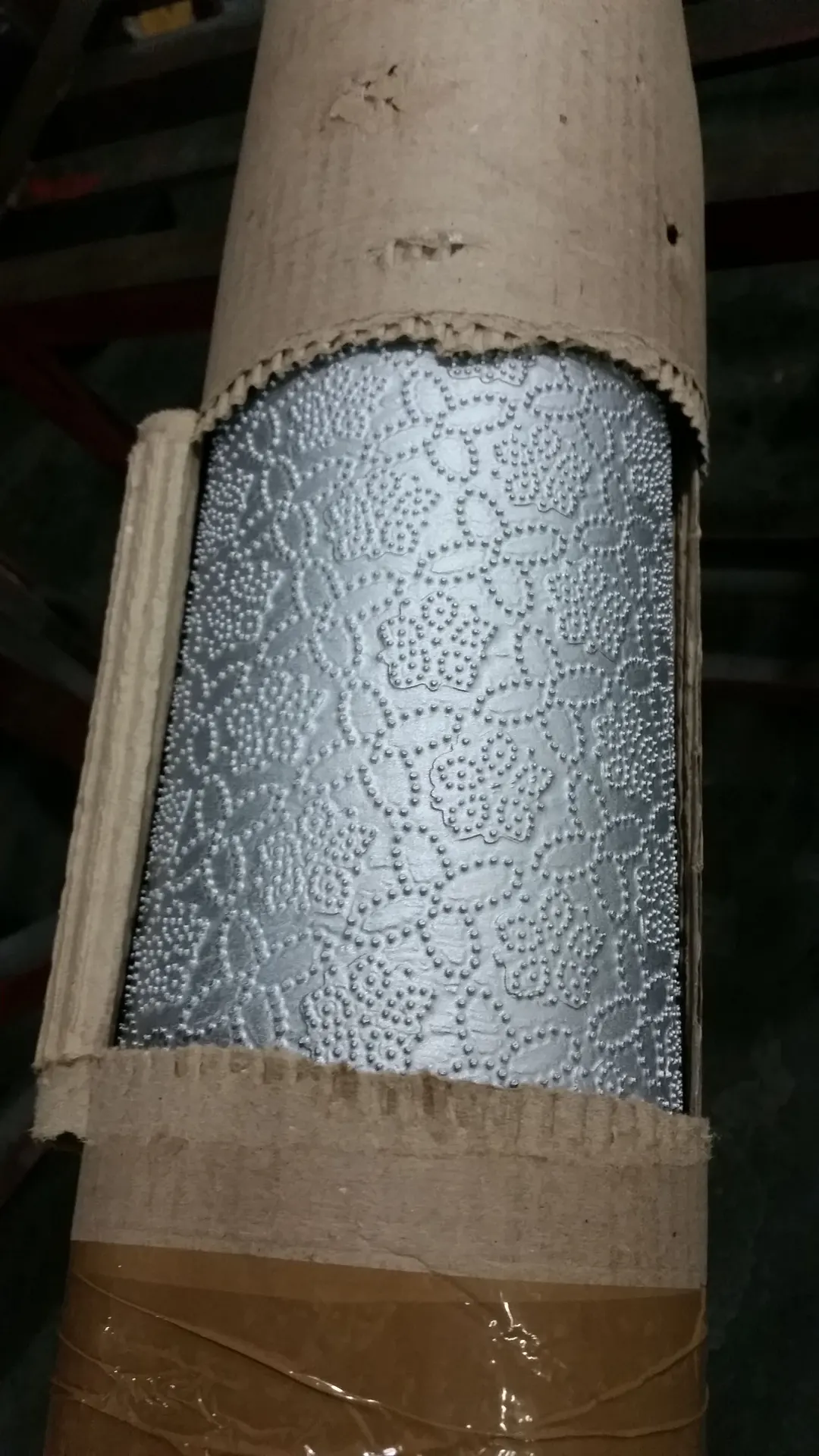 Cilindro gofrador com padrão floral